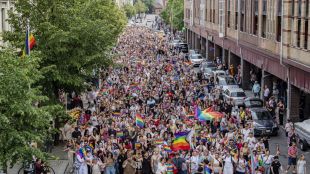 Хиляди на гей парад в Осло въпреки терористичния акт в събота