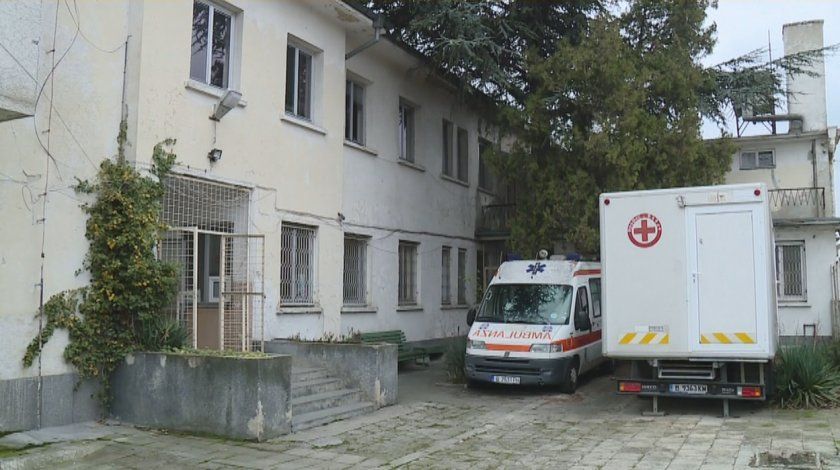 Сериозен проблем в Специализираната белодробна болница във Варна. Много от
