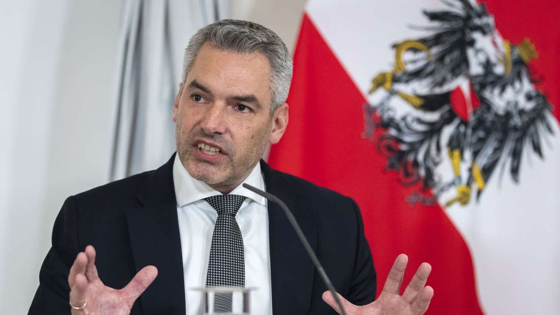 Австрийският канцлер Карл Нехамер потвърди в разговор с австрийски журналисти,