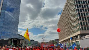 Около 70 000 работници излязоха по улиците на Брюксел с