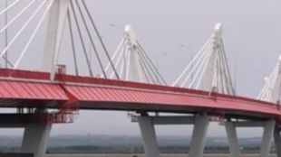 Откриха първия автомобилен мост между Русия и Китай построен по