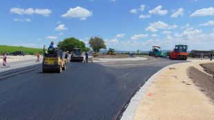 Започна асфалтирането на новото кръгово кръстовище до Индустриален парк