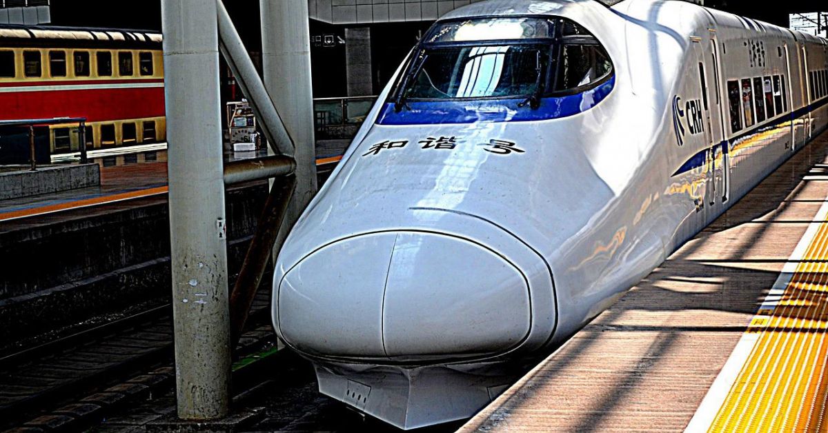 Машинистът на високоскоростен влак в Южен Китай загина, а осем