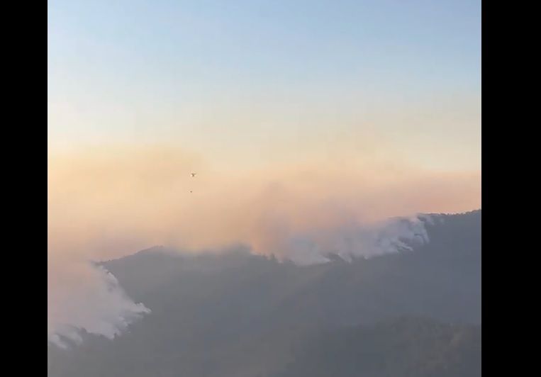 Голям горски пожар бушува в района на турския курортен град
