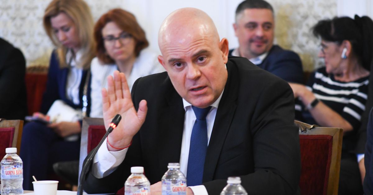 Депутатите ще направят изслушване на главния прокурор Иван Гешев. Този