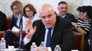 Депутатите ще направят изслушване на главния прокурор Иван Гешев Този