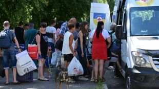 Четири пети от населението на Славянск е евакуираноВойските на Кремъл са