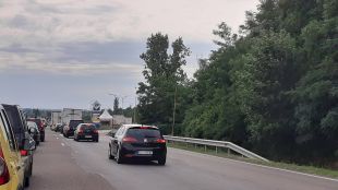 Катастрофа на магистрала Тракия шофьор се обърна с колата си