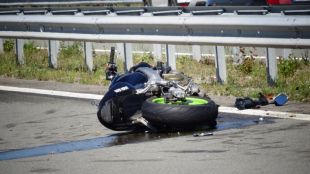 Мотоциклетист загина след удар в камион в района на село