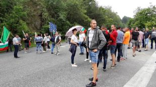Протест срещу високите цени на горивата Жителите на Карлово и