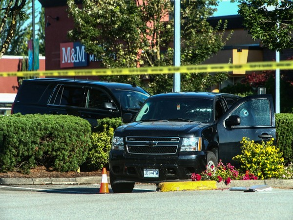 Въоръжен мъж е застрелял множество жертви в канадския град Лангли,