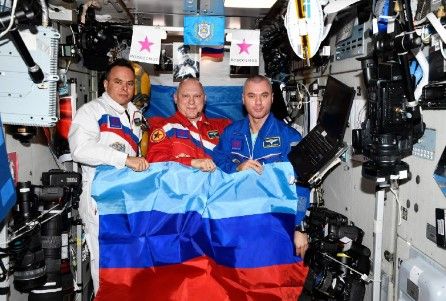 Руски космонавти, намиращи се на борда на Международната космическа станция,