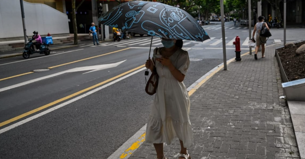 Няколко китайски градове отбелязаха във вторник поредни рекордно високи температури