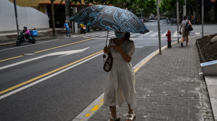 Няколко китайски градове отбелязаха във вторник поредни рекордно високи температури