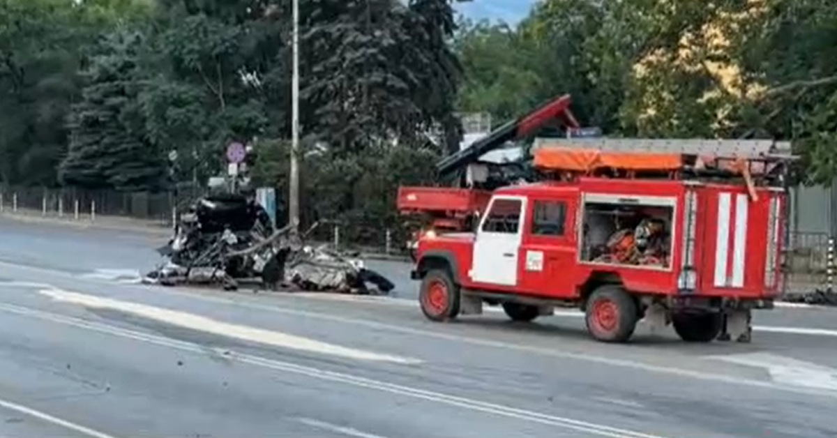 Тежка катастрофа стана късно тази вечер в София на кръстовището