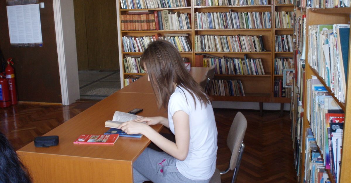 Най-голяма потребност от размествания има в учебните програми по български