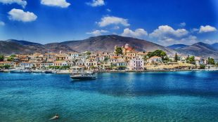 На 18 милиарда евро се изчисляват приходите от гръцкия туризъм