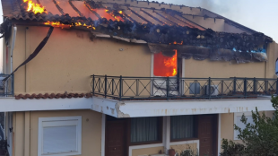 Втори ден Атина гори Екипи на противопожарната служба и Гражданската