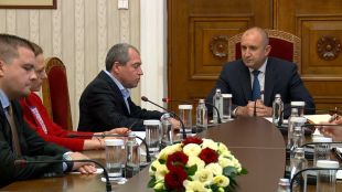 Президентът Румен Радев проведе консултации с представители на Има такъв