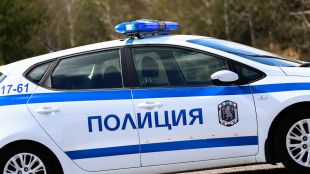 Шофьор блъсна момиче и мъж в Кюстендилско и избяга съобщaват
