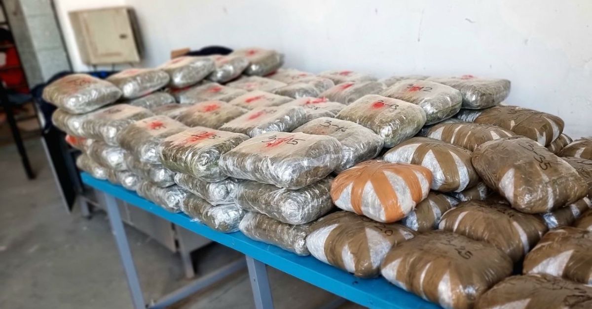 104,5 кг марихуана задържаха митническите служители от МП Калотина и