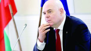 Главният прокурор Иван Гешев и заместник директорът на Националната следствена