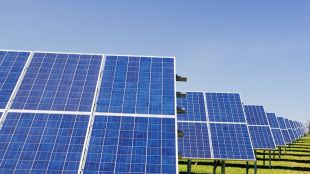 Германската индустрия се обръща към слънчевата енергия в надпреварата за