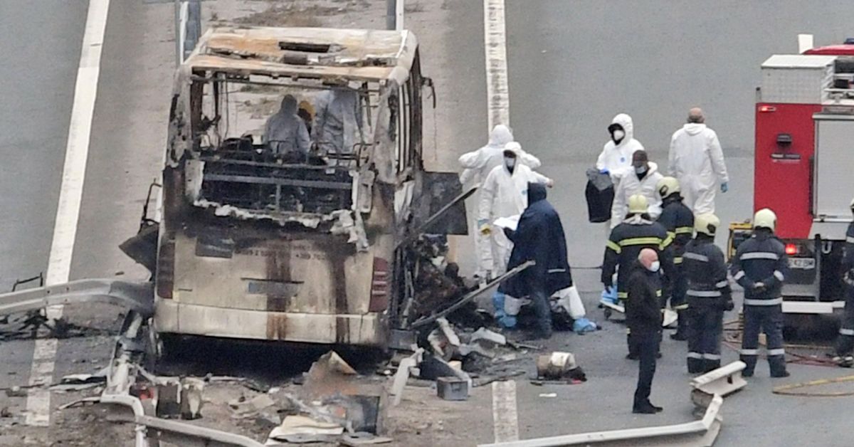 След трагедията с 45 загинали в изгорял автобусНаправиха повторен огледБлизки