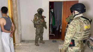 Арести след взривовете във военни базиТерористичната клетка била координирана от