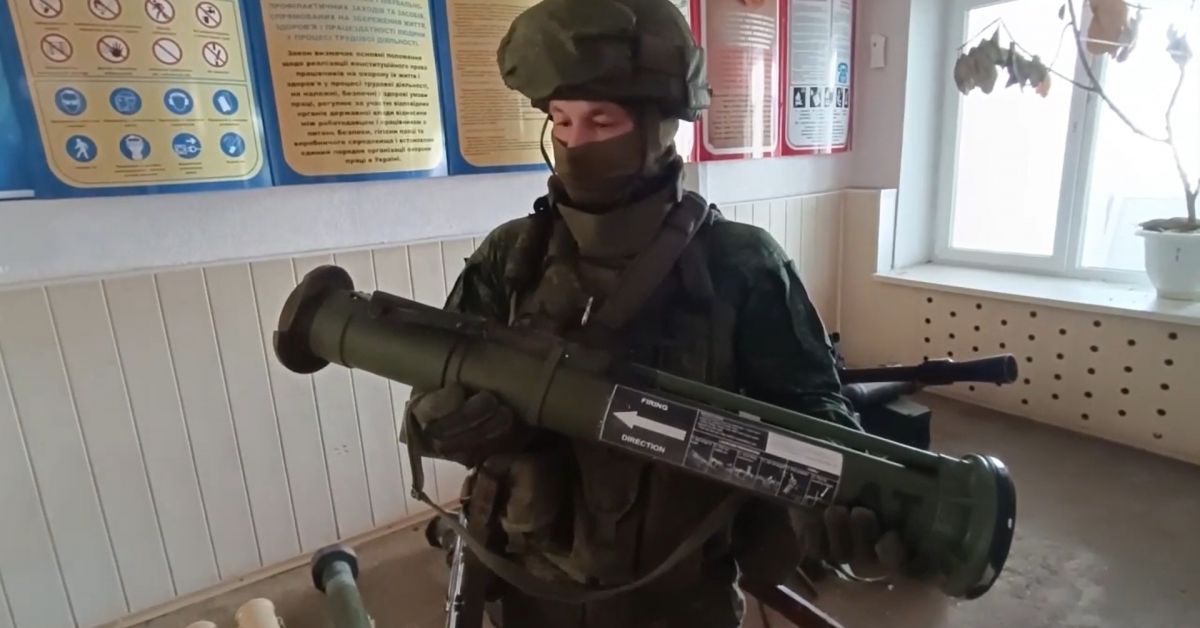 Руското министерство на отбраната показа в неделя оръжия, заловени по