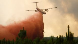 Евросъюзът изпрати помощФранция се бори с горски пожар който огнеборците