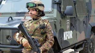 Ръководената от НАТО мисия KFOR увеличи присъствието си в четири