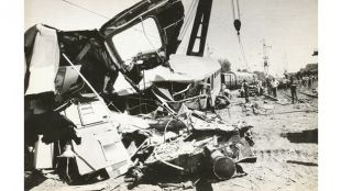 30 години от трагедията на гара КазиченеЕкспрес се врязва със