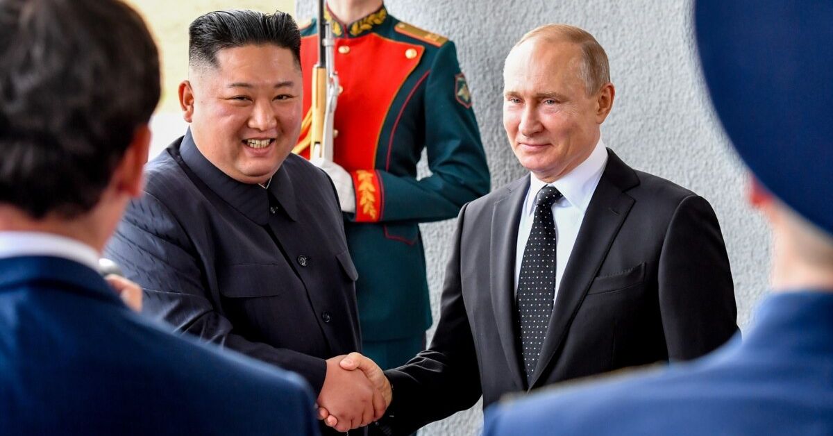 Севернокорейският лидер им Чен-ун се зарече да се държи ръка