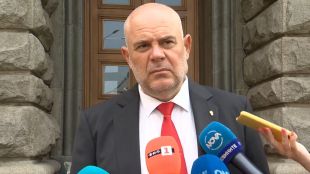 Главният прокурор Иван Гешев поиска оставката на пернишкия прокурор Бисер