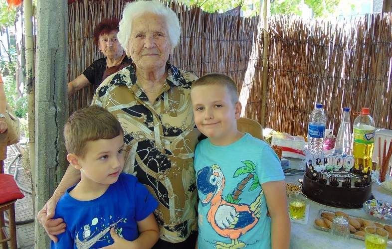 100-годишен юбилей празнува днес шуменката Стефка Дочева, а сред поздравилите
