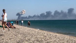 Силни експлозии отекнаха днес в руска военновъздушна база в Крим