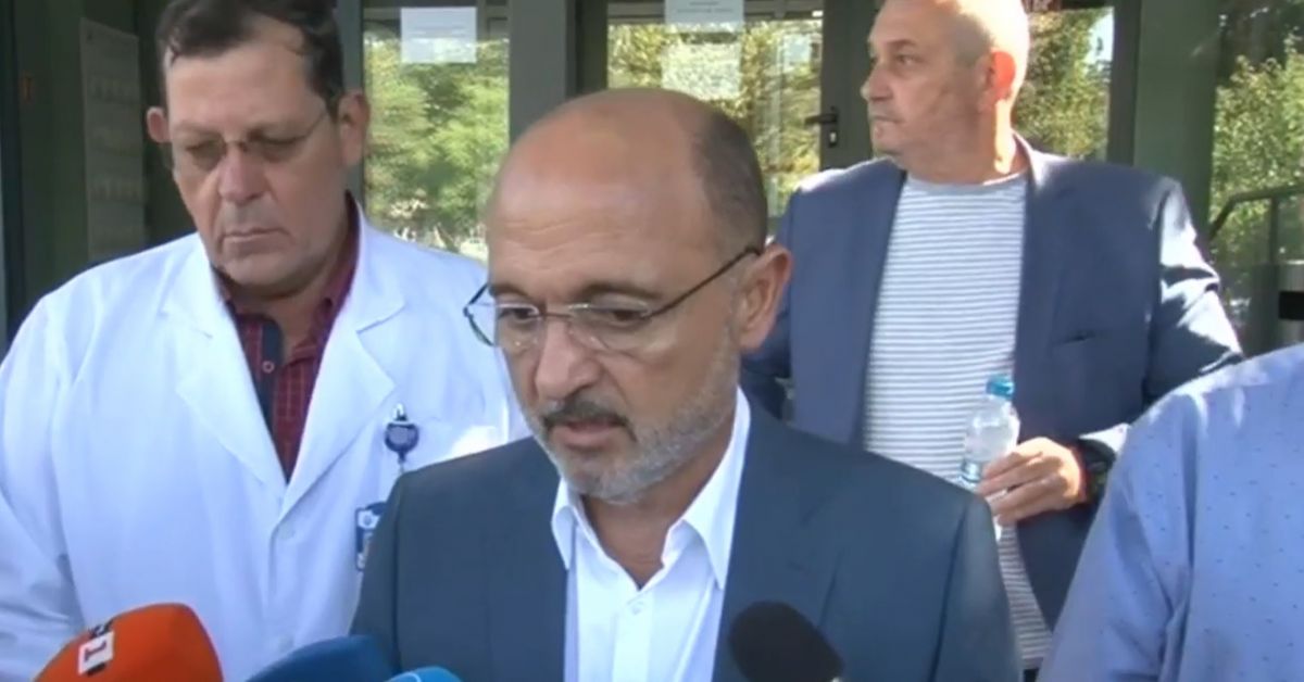 Служебният министър на здравеопазването д-р Асен Меджидиев заяви, че работещите