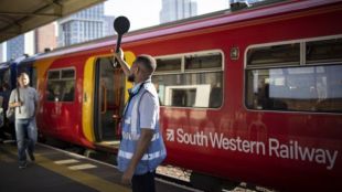 Във Великобритания повече от 45 000 железопътни работници започнаха нова