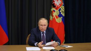 Путин увери че Русия иска да спаси населението в завладените
