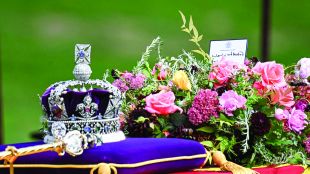 Британската кралица Елизабет Втора бе погребана с частна служба в
