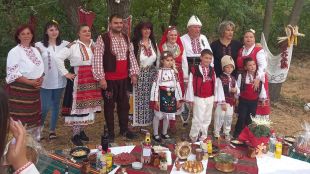 Над 200 гости уважиха празненството в шуменското село МарашПет семейства