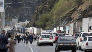 Русия ограничи достъпа до границата с Грузия Десетки хиляди руснаци