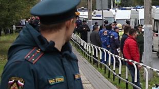 Жертвите на стрелбата в училище в руския град Ижевск вече