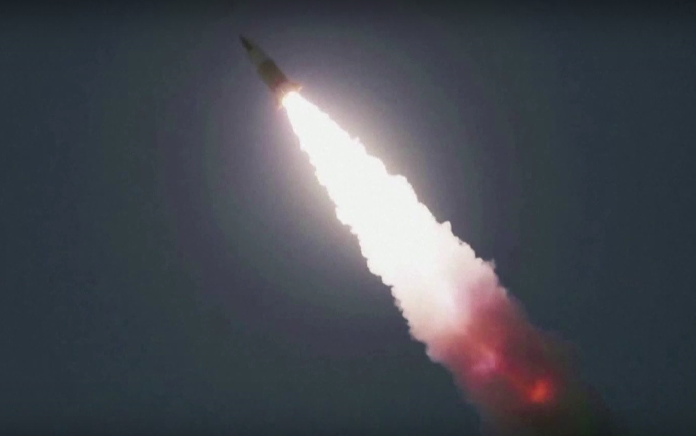 Северна Корея изстреля неидентифицирана балистична ракета по посока на морето,