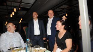 Ковачевски се появи на вечеря на евродепутата в СкопиеПриятелски отношения