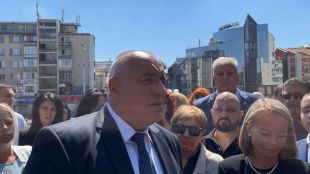 Бойко Борисов пристигна Пловдив на площад Съединение по случай националния