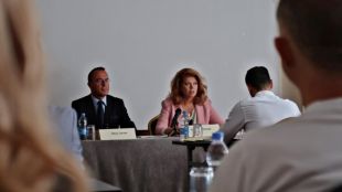 Темата за българската външна политика блести със своето отсъствие в