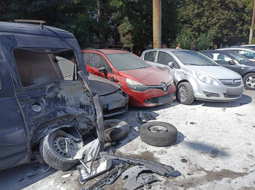 Софийският районен съд реши 18-годишното момиче, което помете пет коли