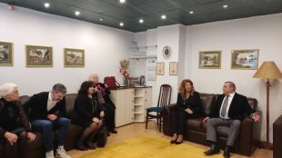 Вицепрезидентът Илияна Йотова обеща пари за българските общности в чужбина